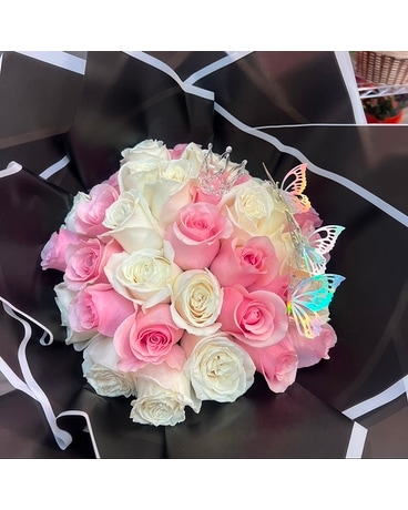 Handheld Beautiful Love Bouquet Bouquet