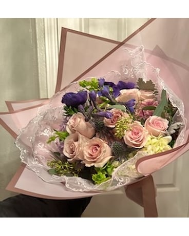Lovely Bouquet (Buchon) Flower Arrangement