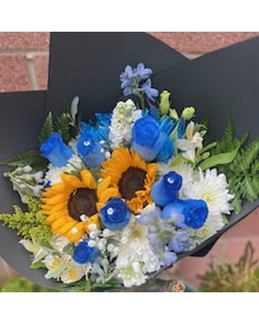 Sunflower with Blue Roses Bouquet (Buchon) Flower Arrangement