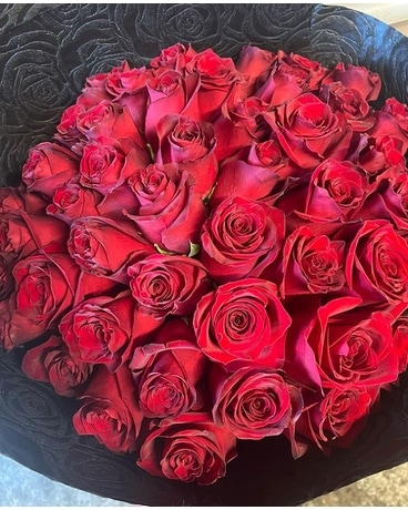 Red Velvet Bouquet (Buchon) Flower Arrangement