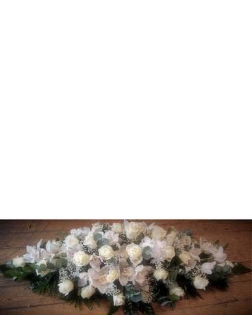White Sweetheart Table Decor Flower Arrangement