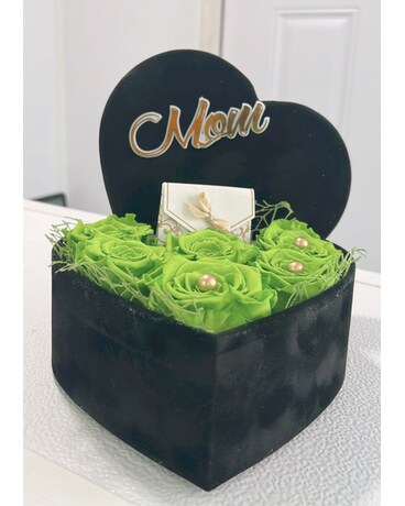 Green Preserved roses Flower Arrangement
