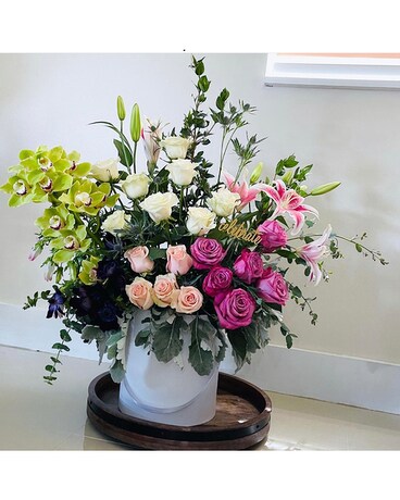 Exotic combinations of flowers Flower Arrangement