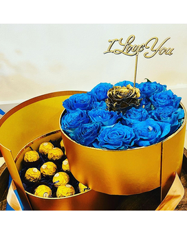 BLUE ROSES IN A BOX Flower Arrangement