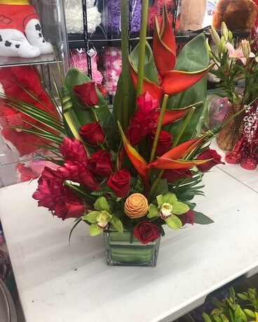 DESIGNER CHOICE TROPICALS CYMBIDIUMS Flower Arrangement