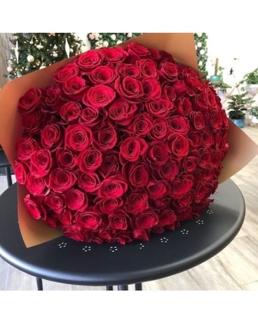 Red Roses Bouquet Flower Arrangement