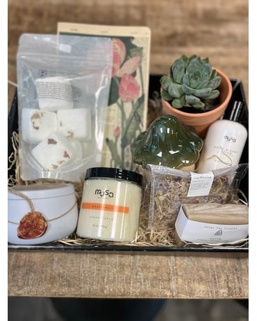 “Mamma Needs a Minute” -gift crate Flower Arrangement