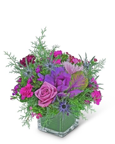Winter Wildberry Flower Arrangement