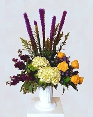 Mixed Fresh Flower Arrangement in Vase Flower Arrangement