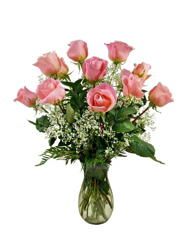 Premium Photo  Close up of a beautiful bouquet of pink roses with a happy  birthday card on a white background