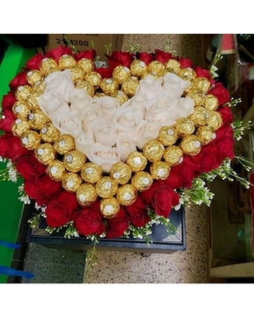Amor en Versailles Flower Arrangement