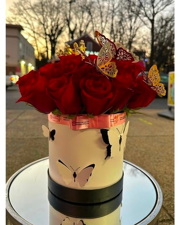 Mariposa de Amor Flower Arrangement