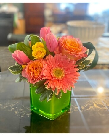 Potomac's Springtime Splash Flower Arrangement