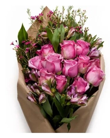 Pretty in Pink Flower Arrangement