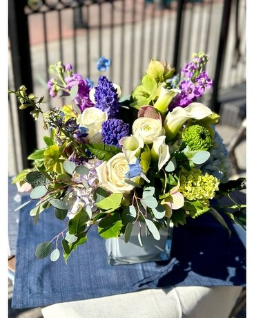 Blanca Vista Flower Arrangement