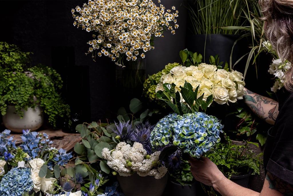 Wellesley, MA Floral Gallery Winston Flowers