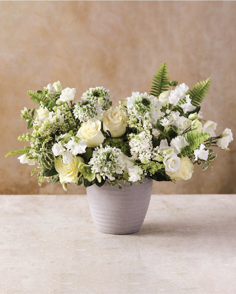 Ivory Lace - Deluxe Flower Arrangement