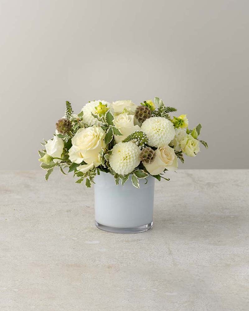 Natural Classic - Medium Flower Arrangement