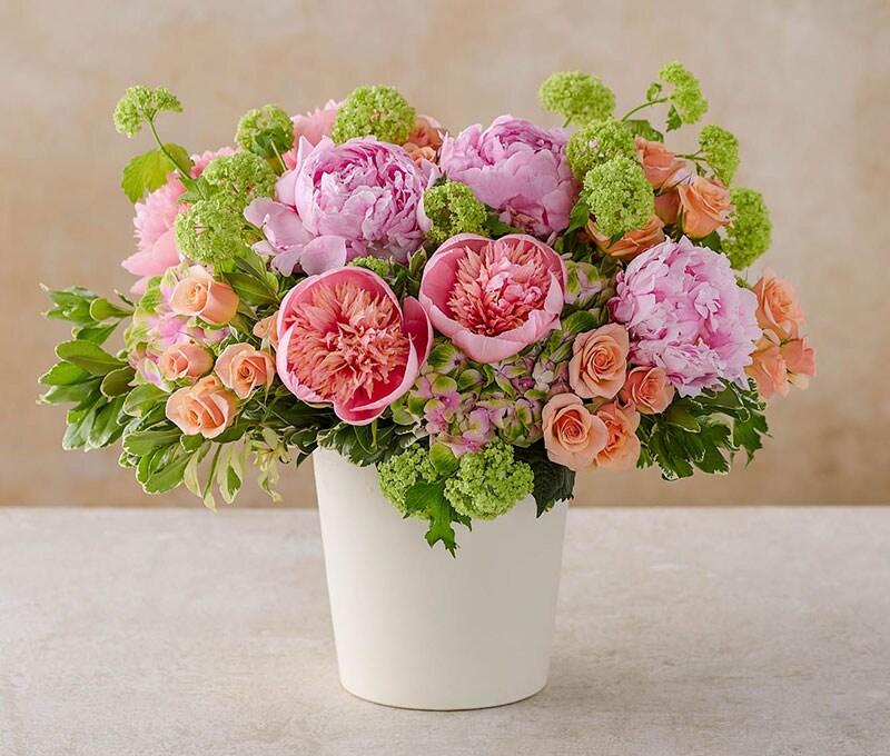 Amazing Pastel Box of Pink Spray Roses and Hydrangea