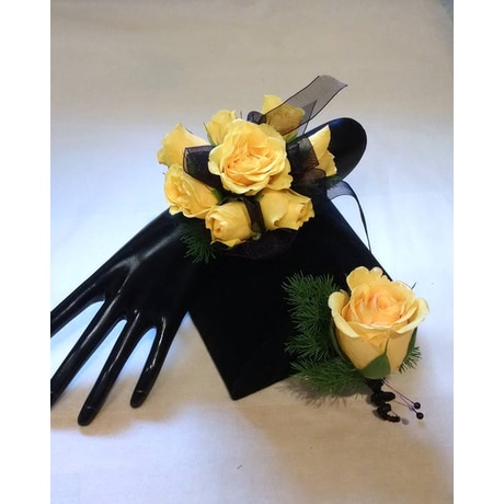 Spray Rose Wrist Corsage-Pick Up Only in Walpole MA Spray Rose Wrist Corsage-Pick Up Only in Walpole MA