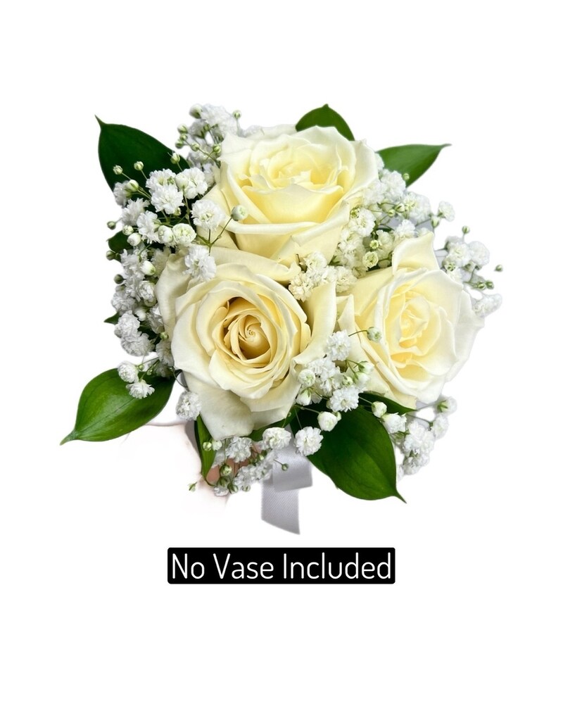 WALTHAM CLASSIC 3 ROSE HAND TIED BQT in Waltham MA - Waltham's