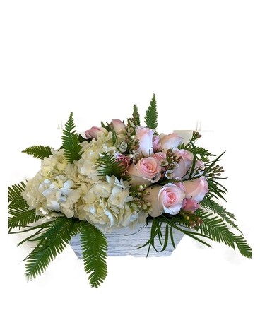 Holland Rose Garden Flower Arrangement