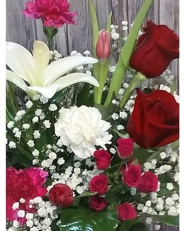 Farm Fresh Sweetheart Flower Arrangement