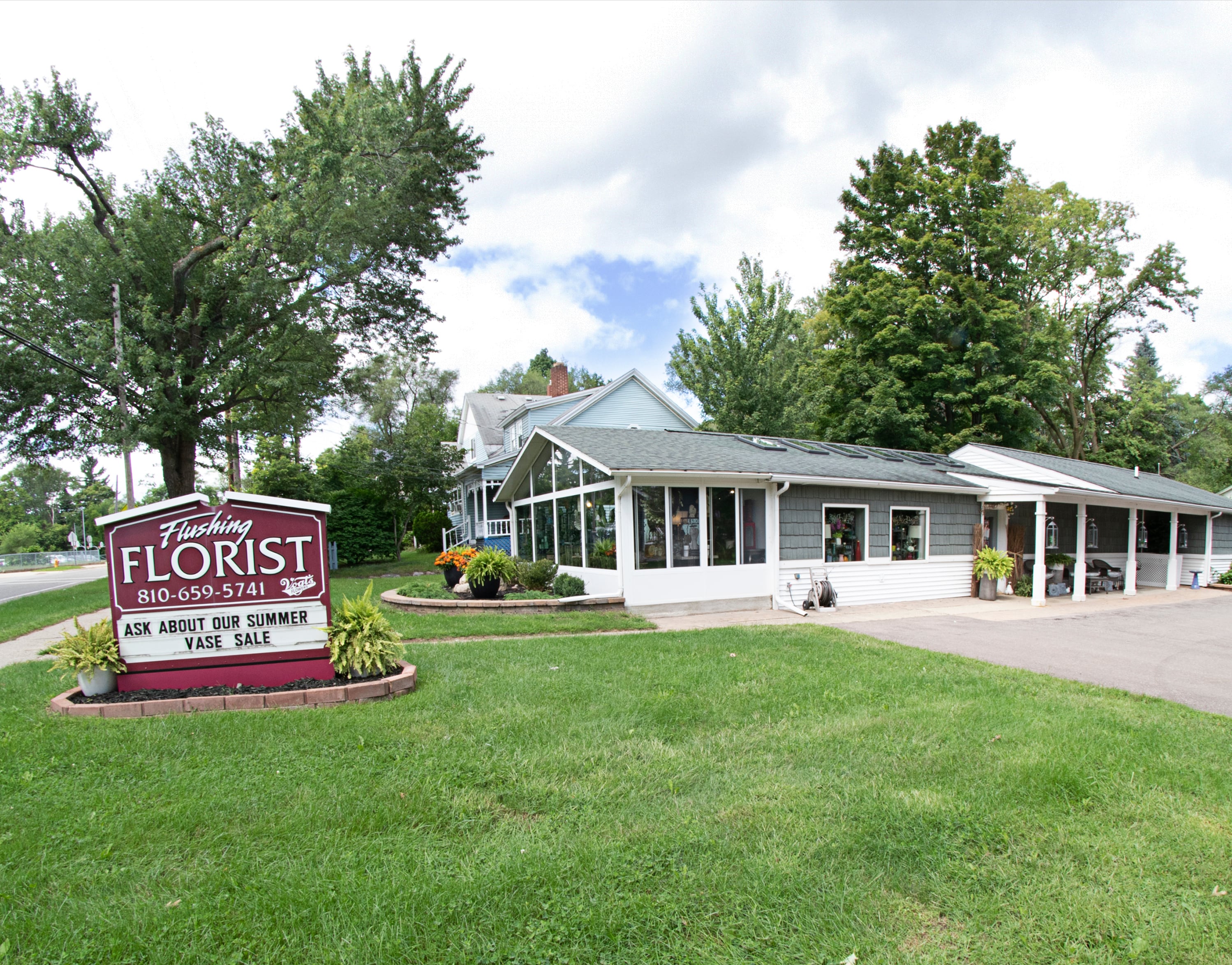 Flushing Florist & Greenhouses, Flushing, MI | Find a Florist