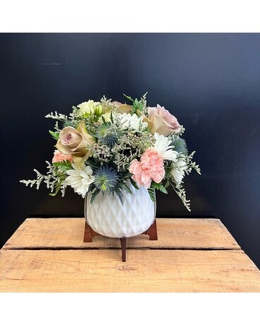 simply elegant Flower Arrangement