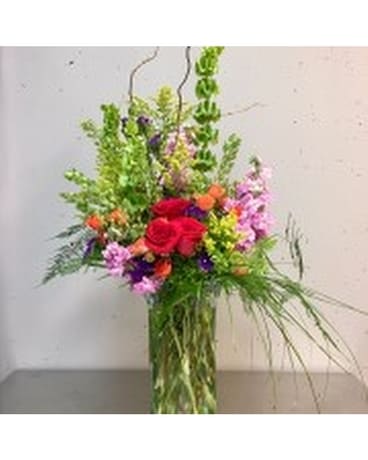 Modern & Memorable Flower Arrangement