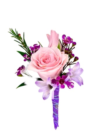 Blushing Boutonniere Boutonniere