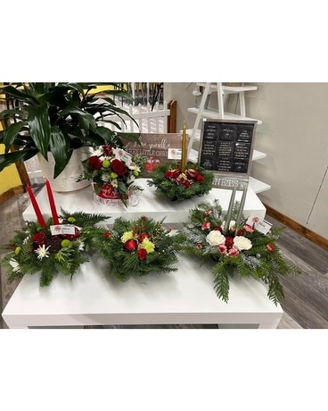 Designer's Choice - Holiday Centerpiece w/o candle Flower Arrangement