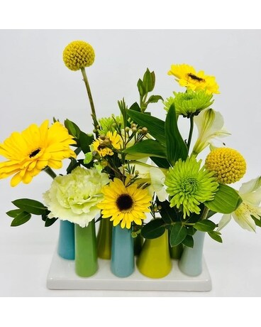 Pooley vase - scout blue Flower Arrangement