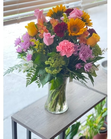 Here comes the sun Flower Arrangement