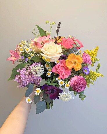 Deluxe Wedding Bouquet Flower Arrangement
