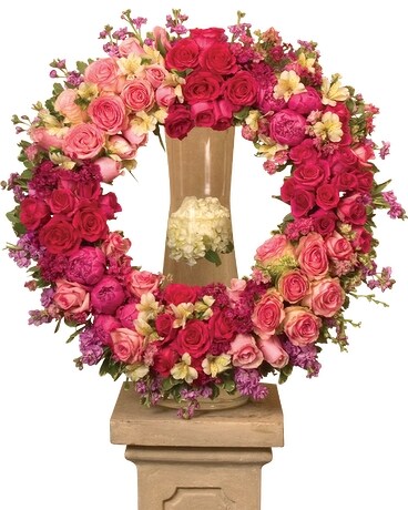 Rose Centera Flower Arrangement