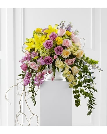 DISPLAY OF AFFECTION™ ARRANGEMENT Flower Arrangement