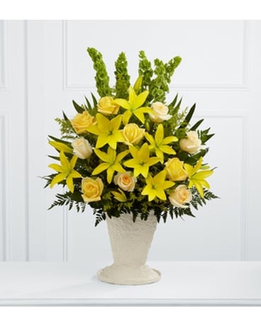 GOLDEN MEMORIES™ ARRANGEMENT Flower Arrangement