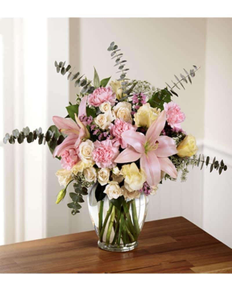 THE FTD® CLASSIC BEAUTY™ BOUQUET in Schenectady NY - Flowers By