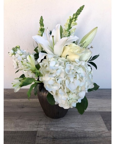 Simple Snowflake Flower Arrangement