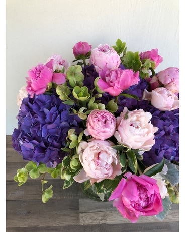 Mother's Day Grandeur Flower Arrangement