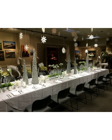 Holiday Tablescape Flower Arrangement