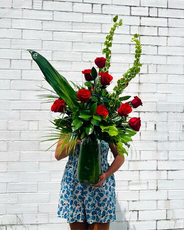Classic Long-Stemmed Red Roses Flower Arrangement