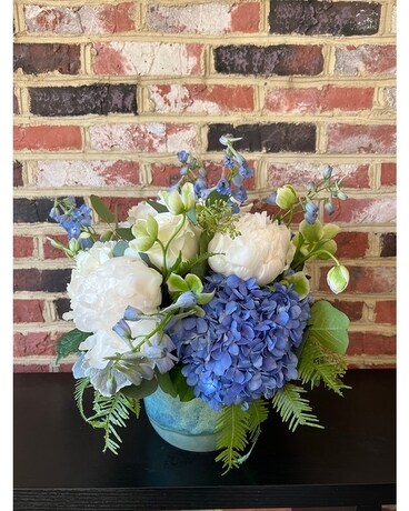 Morning Frost Flower Arrangement