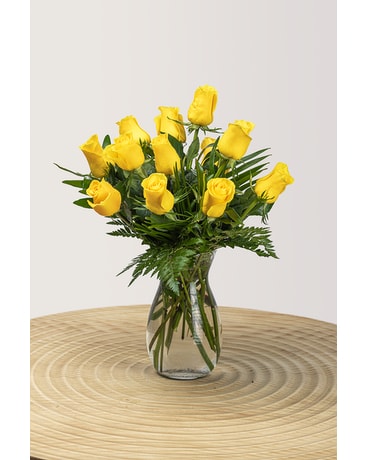 One Dozen Classic Yellow Roses Flower Arrangement