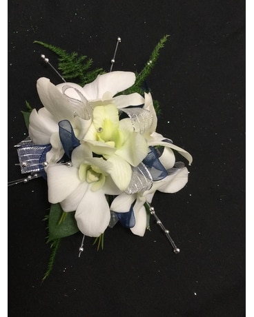 White and Blue Boutonniere Boutonniere