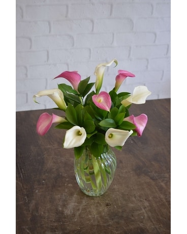 Spring Splendor Flower Arrangement