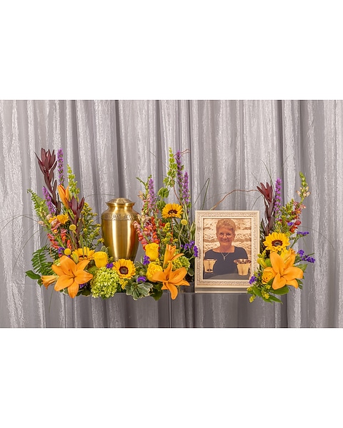 https://assets.eflorist.com/site/46222877/assets/products/PZM_/sku13133582.jpg?impolicy=hero&impolicy=hero