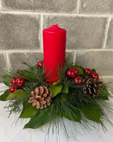 Holly Jolly Centerpiece