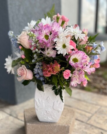 Pretty Spring Bouquet Flower Arrangement